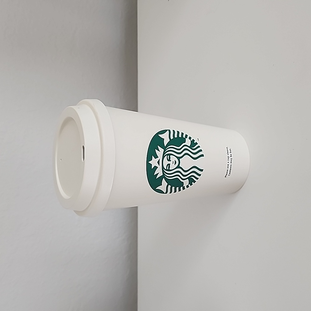 Starbucks plastic reusable to go cup